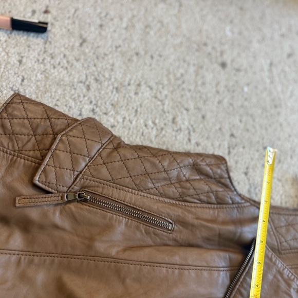 Marc Cain size 4 EUC leather “vintage” chocolate brown leather Quilted moto Vest - Picture 12 of 15